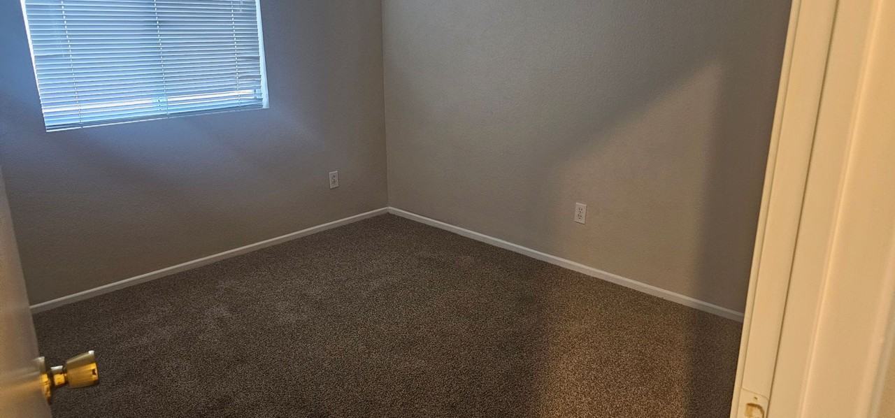 4841 Crystal Sword St - Photo 7 of 16