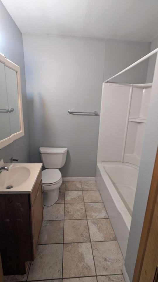 306 Sullivan Ave - Photo 6 of 9