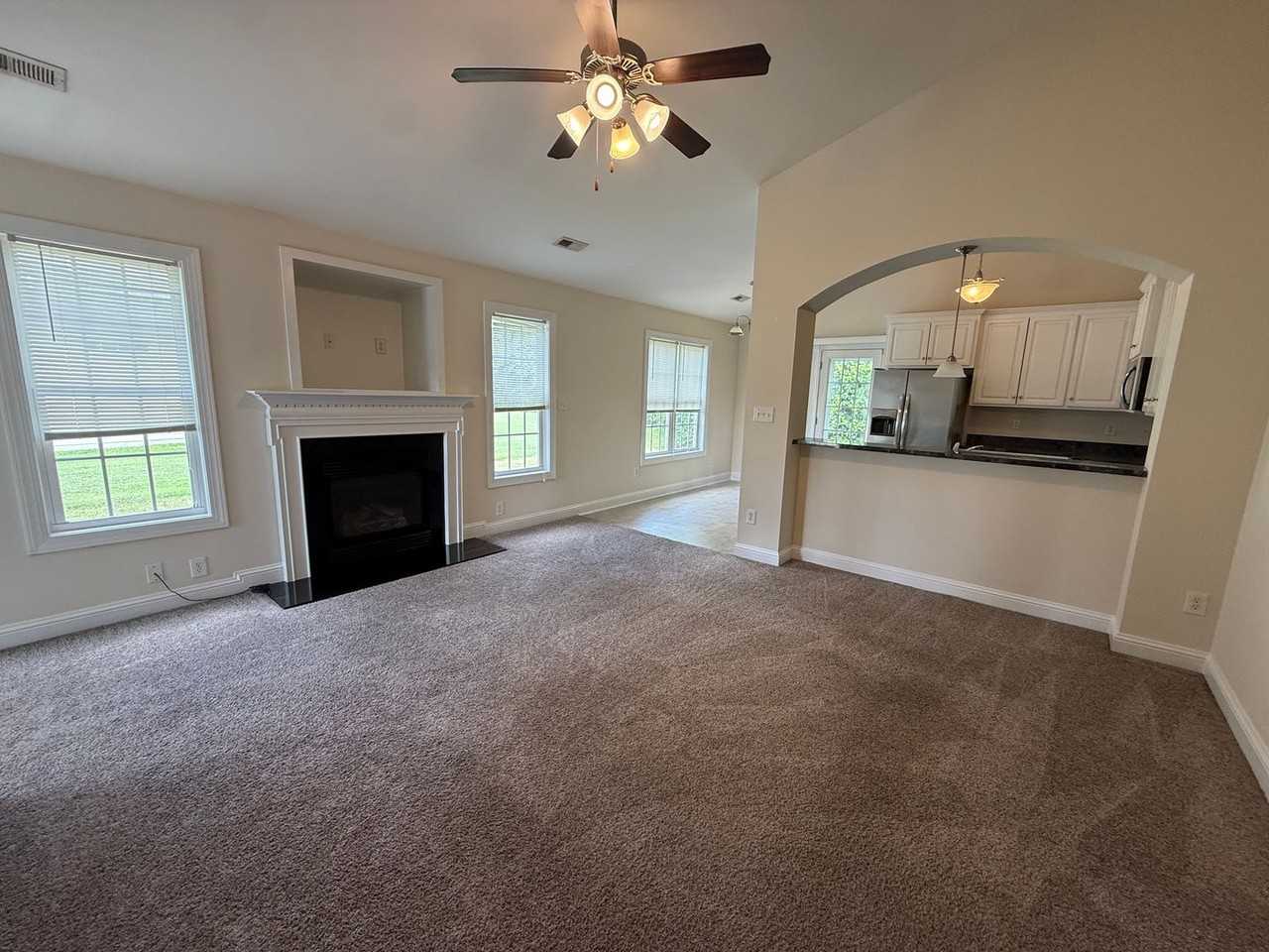 4015 Huntsmoor Ln - Photo 4 of 21