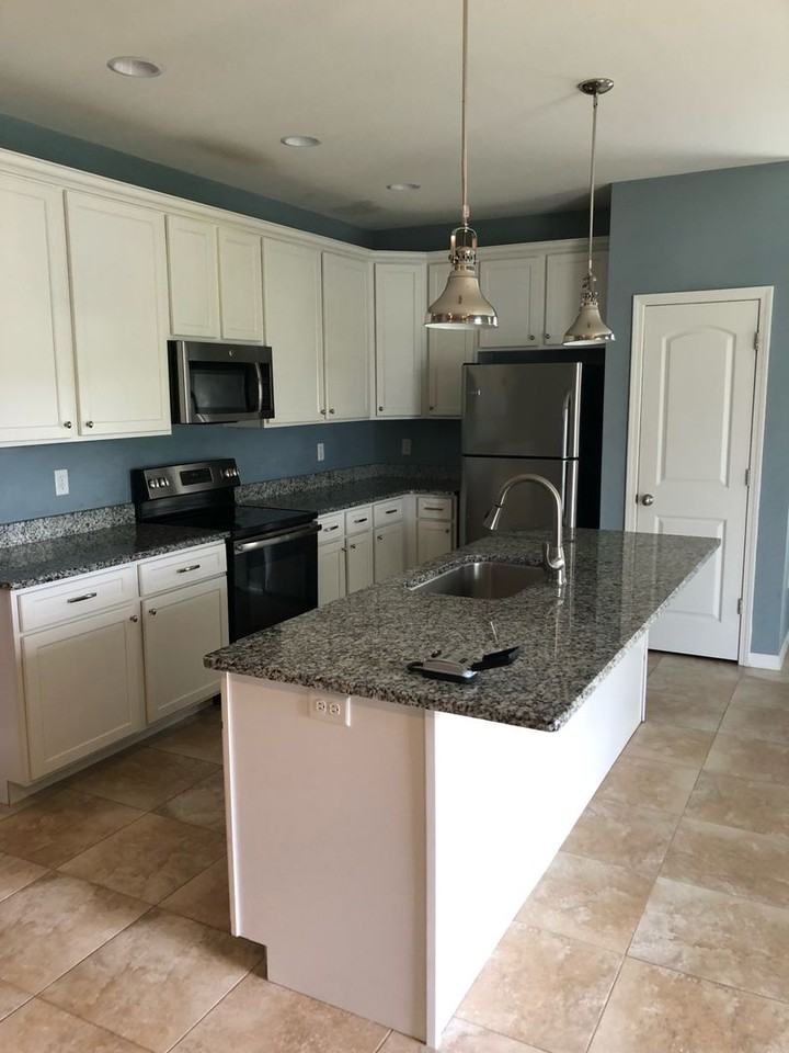 660 Tropical Way - Photo 3 of 6