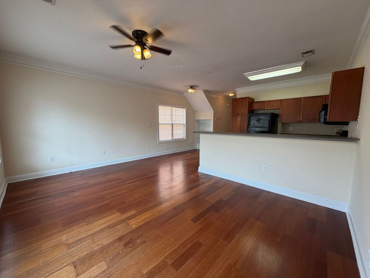 170 Jonas Ave - Photo 3 of 15