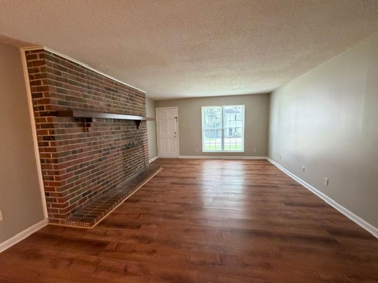 632 41st St Ne - Photo 3 of 11