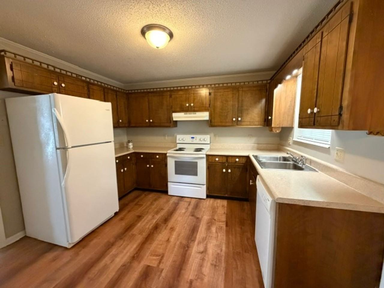 632 41st St Ne - Photo 5 of 11