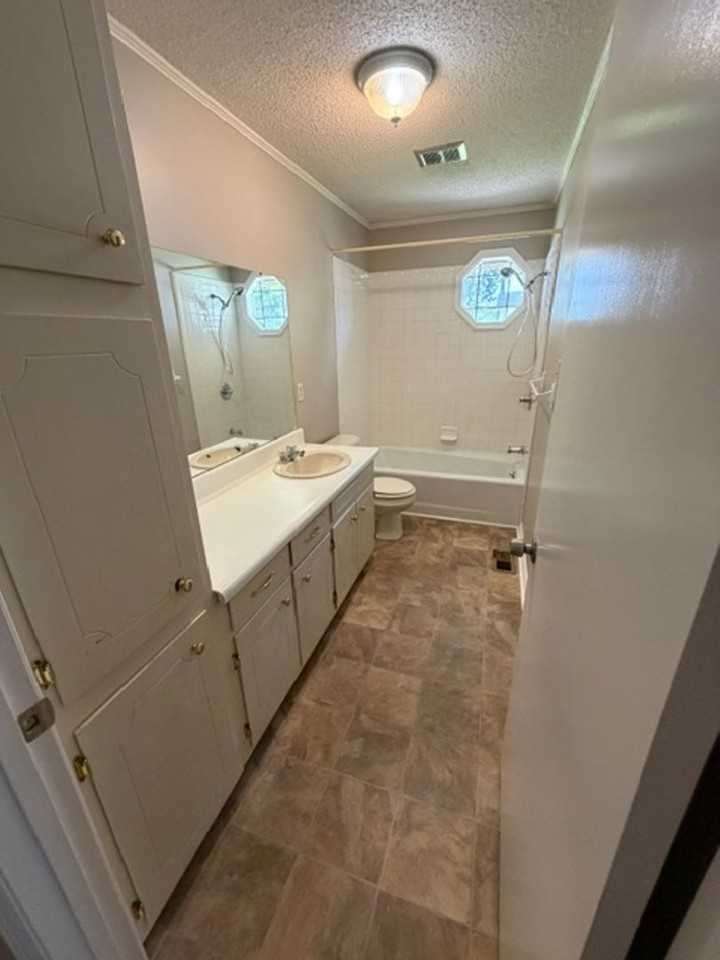 632 41st St Ne - Photo 6 of 11