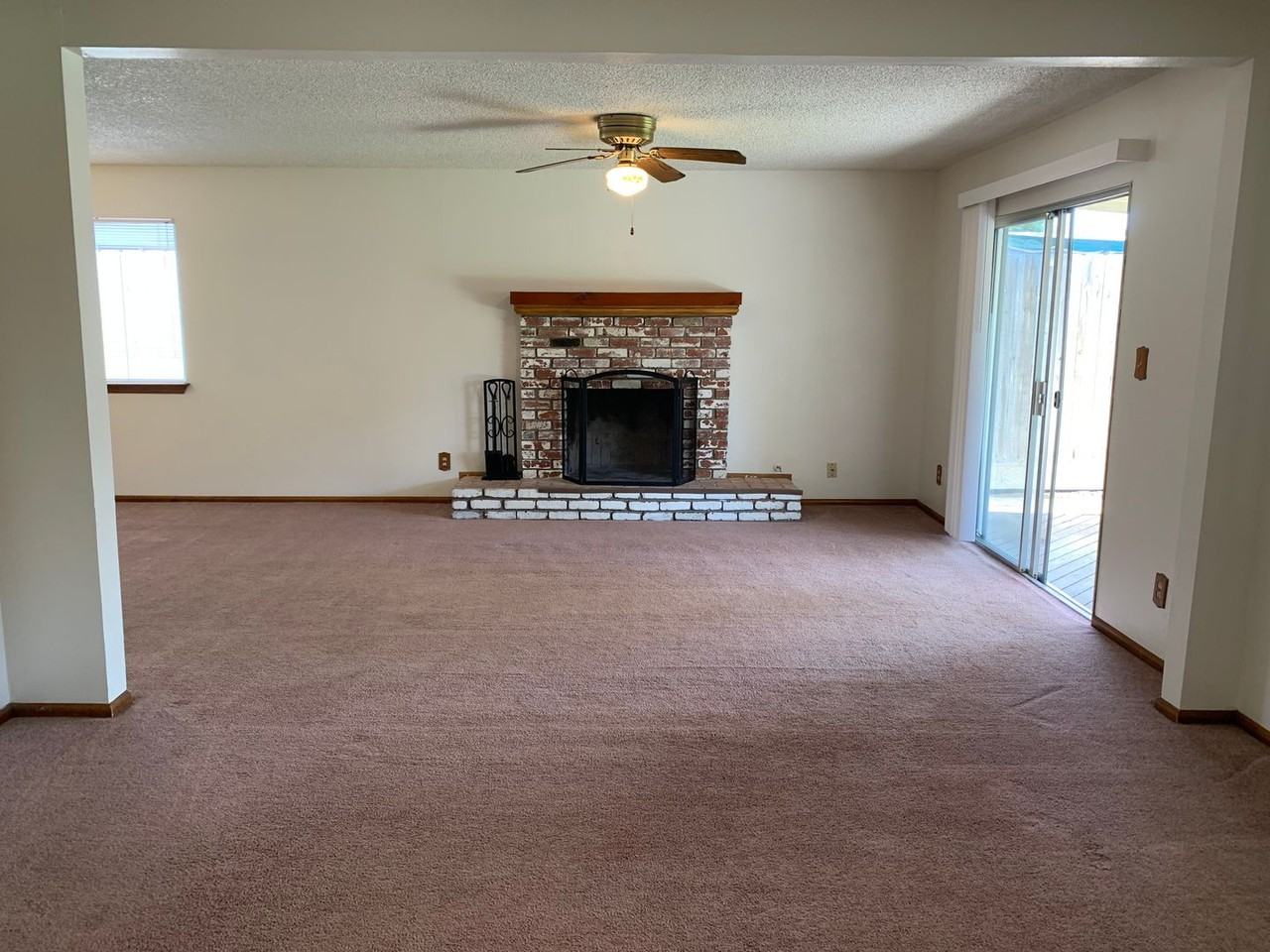 2921 W Country Ave - Photo 2 of 20