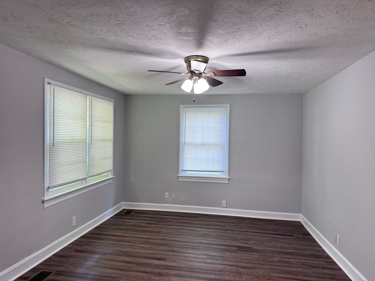 719 Perkins Ave - Photo 3 of 16