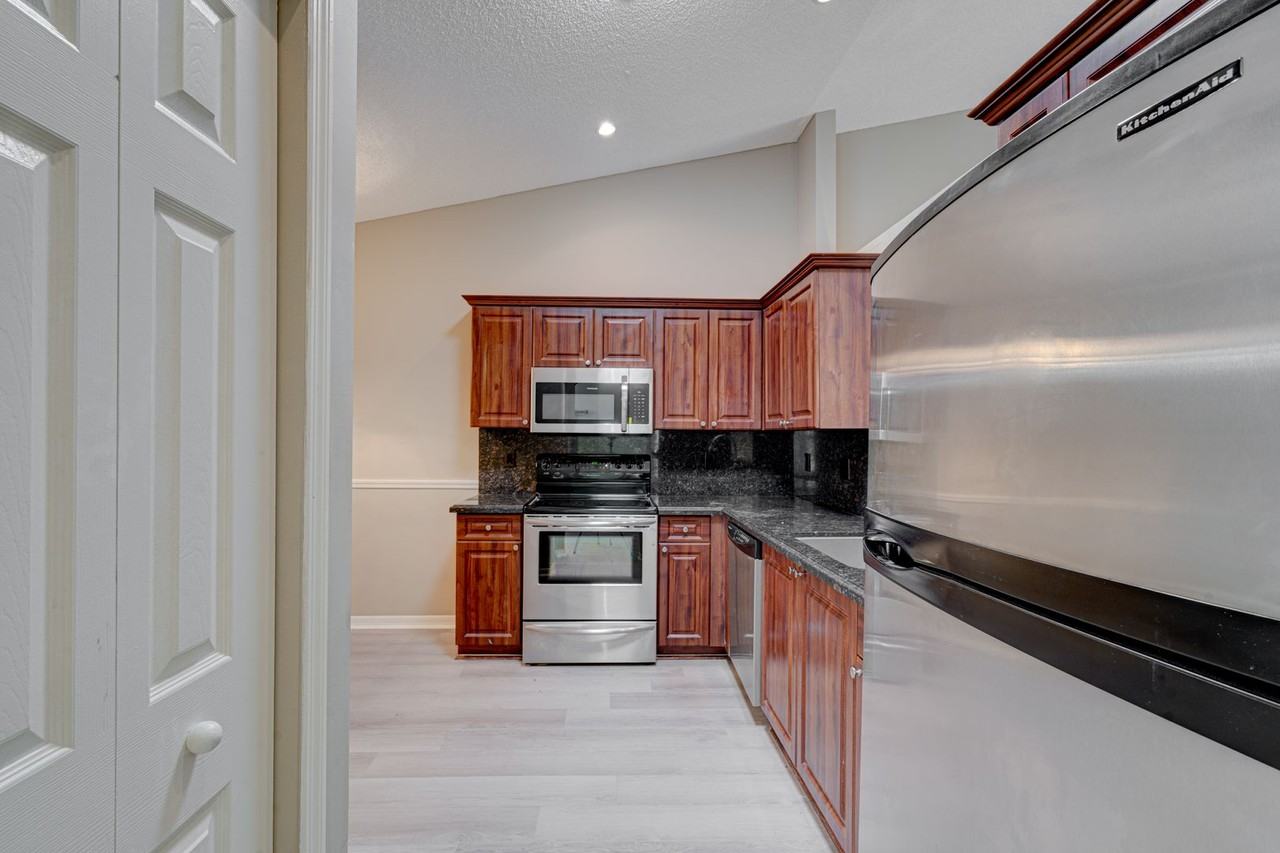 6183 Floral Lakes Dr - Photo 3 of 35