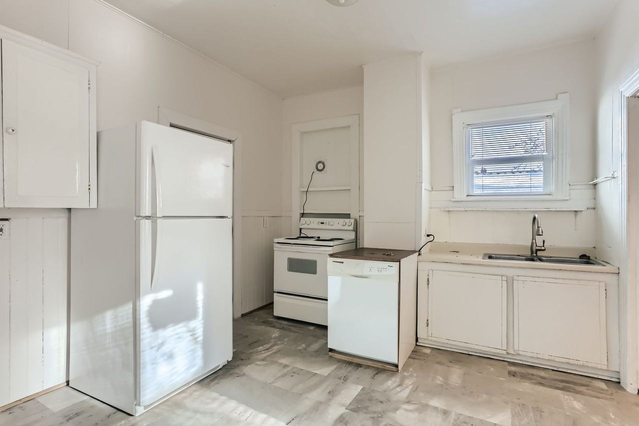 800 20th Ave - Photo 4 of 13