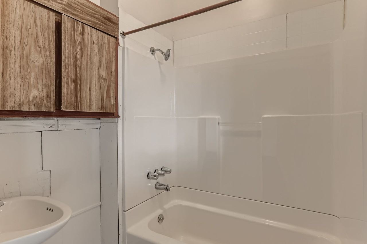 800 20th Ave - Photo 7 of 13