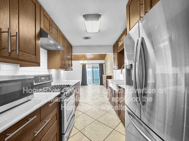 3318 Stoney Sq - Photo 5 of 16