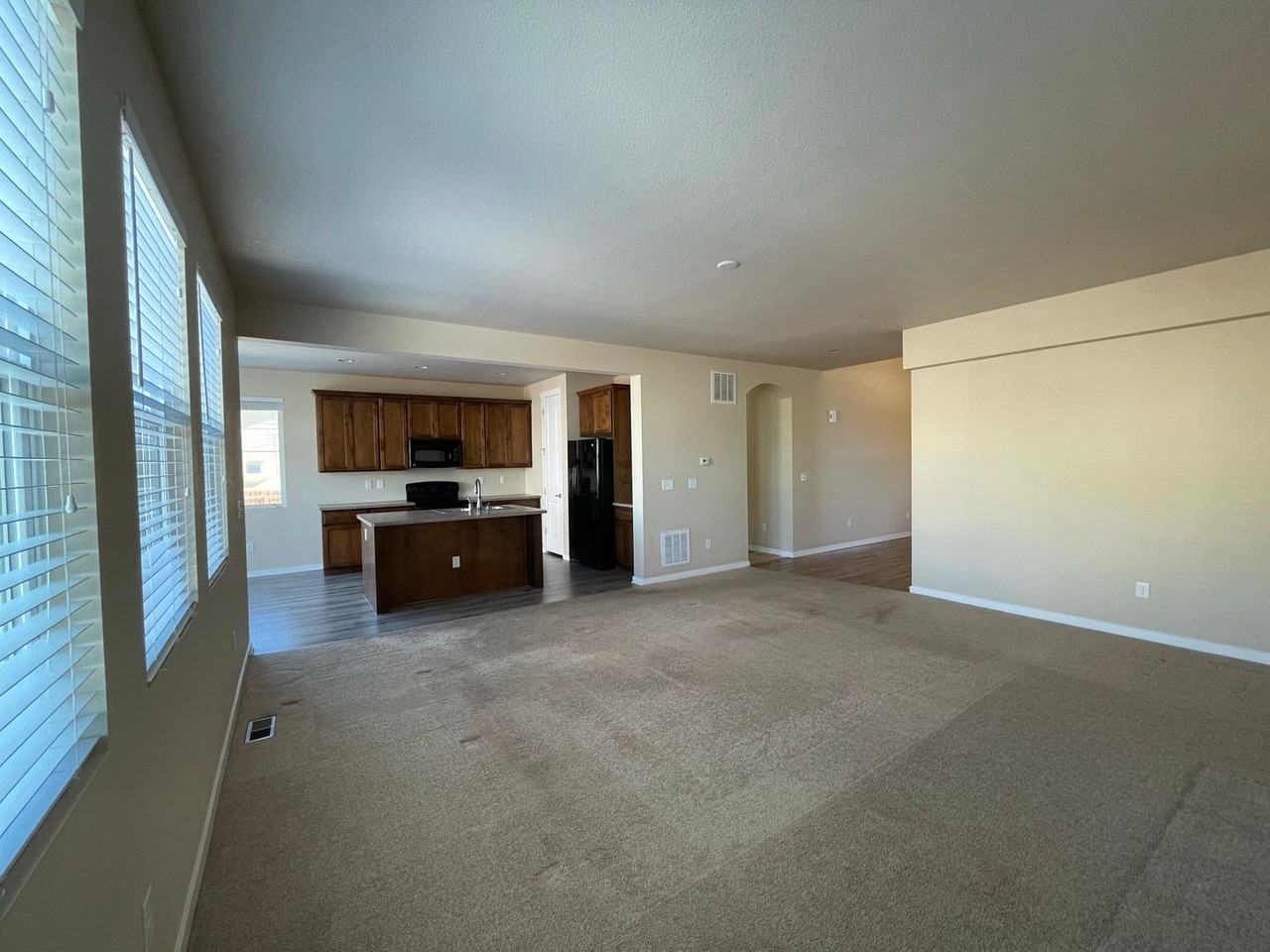 525 Andrew Dr - Photo 6 of 34