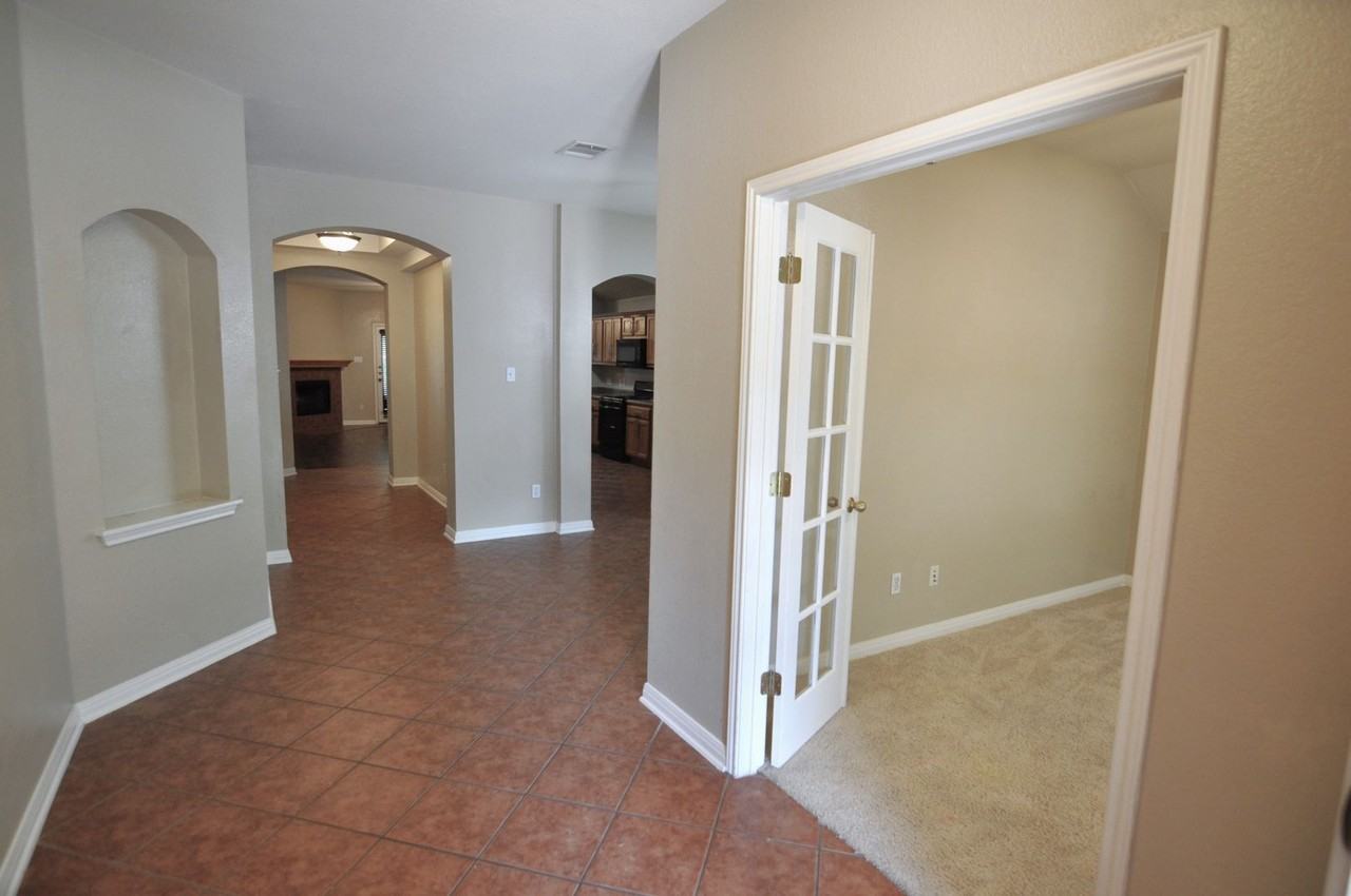 1830 Paradise Ridge Dr - Photo 2 of 19