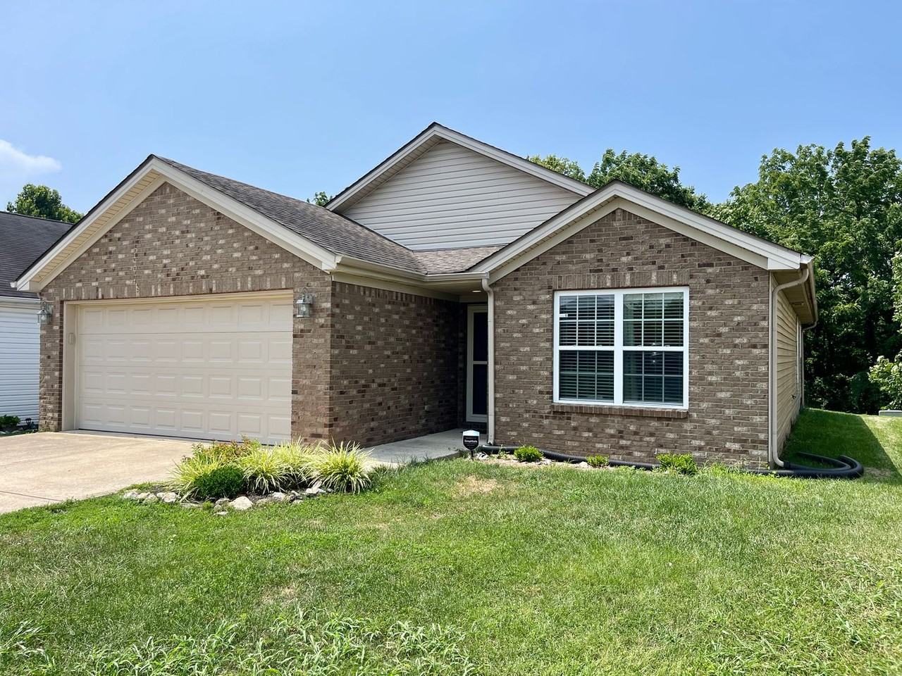 2948 Sullivans Trce - Photo 2 of 16
