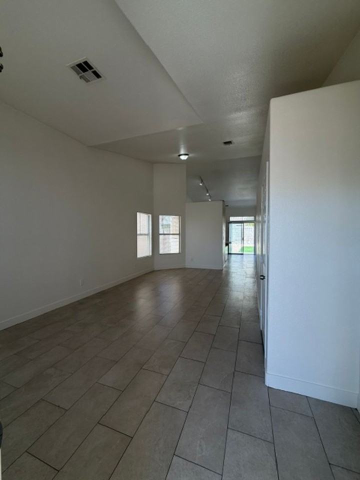 3433 Golden Sage Dr - Photo 2 of 34