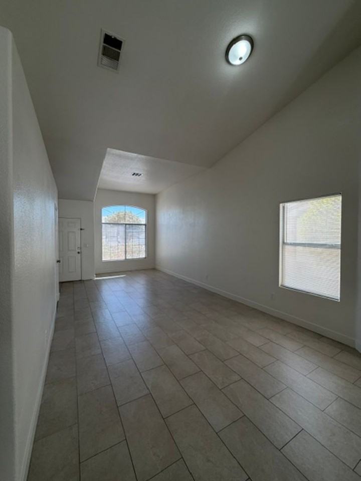 3433 Golden Sage Dr - Photo 3 of 34