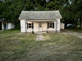 featured image of 206 S 6th St
