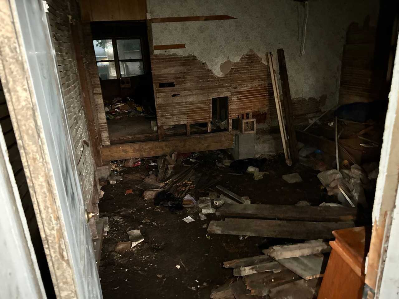 206 S 6th St - Photo 2 of 8