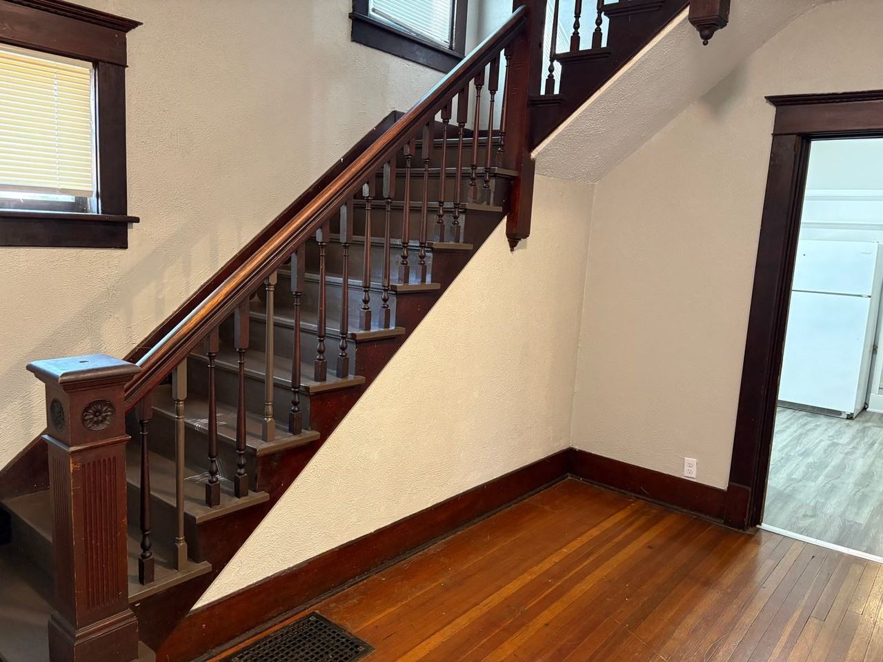 3204 Holdrege St - Photo 3 of 12
