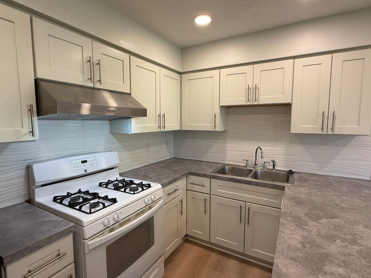 12288 Drake St Nw - Photo 2 of 27