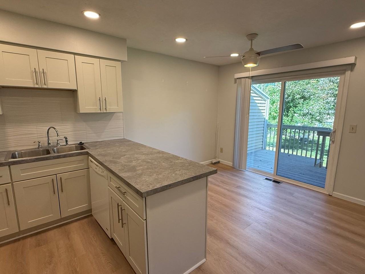 12288 Drake St Nw - Photo 3 of 27