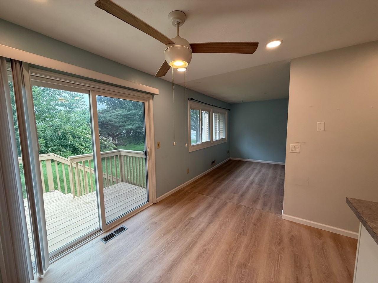12288 Drake St Nw - Photo 4 of 27