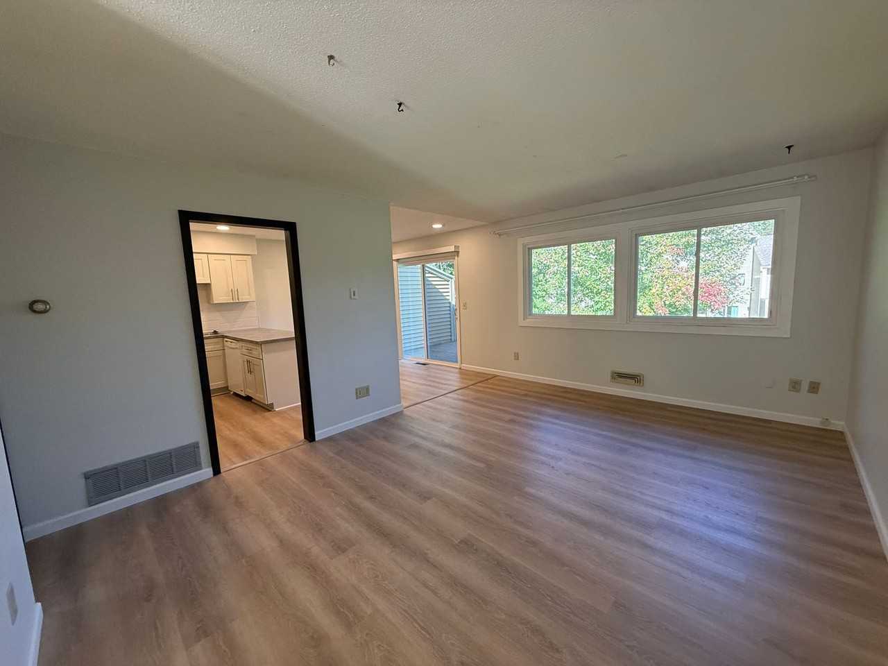 12288 Drake St Nw - Photo 6 of 27
