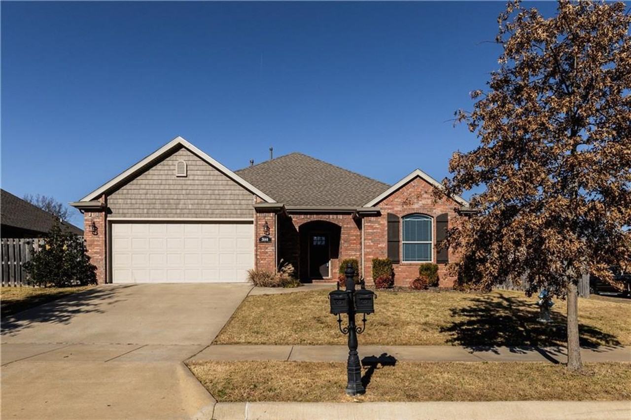 3644 W Country Meadows St - Photo 2 of 30