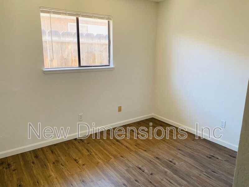 192 N Nevada St - Photo 4 of 8