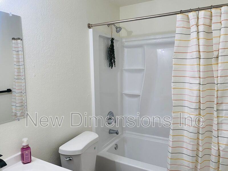 207 N Broadway St - Photo 4 of 7