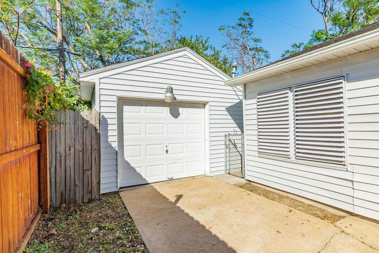114 Tarpon Ave - Photo 5 of 24