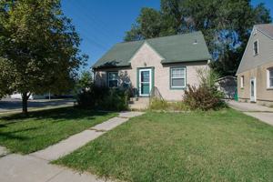 featured image of 903 12th Ave Ne