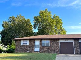 featured image of 3809 College View Dr