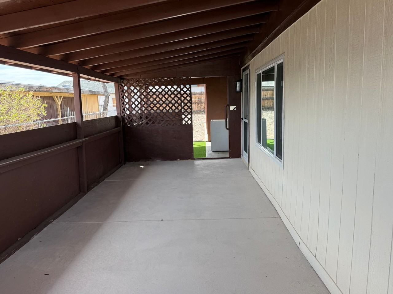 620 Holly St - Photo 5 of 17