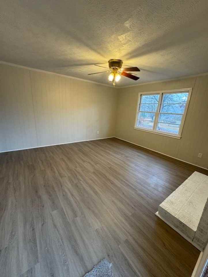 100 Bates Rd - Photo 2 of 16