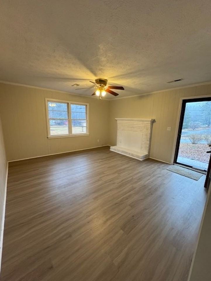 100 Bates Rd - Photo 3 of 16