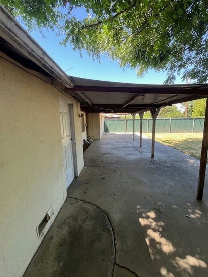 810 N Rinaldi St - Photo 7 of 7
