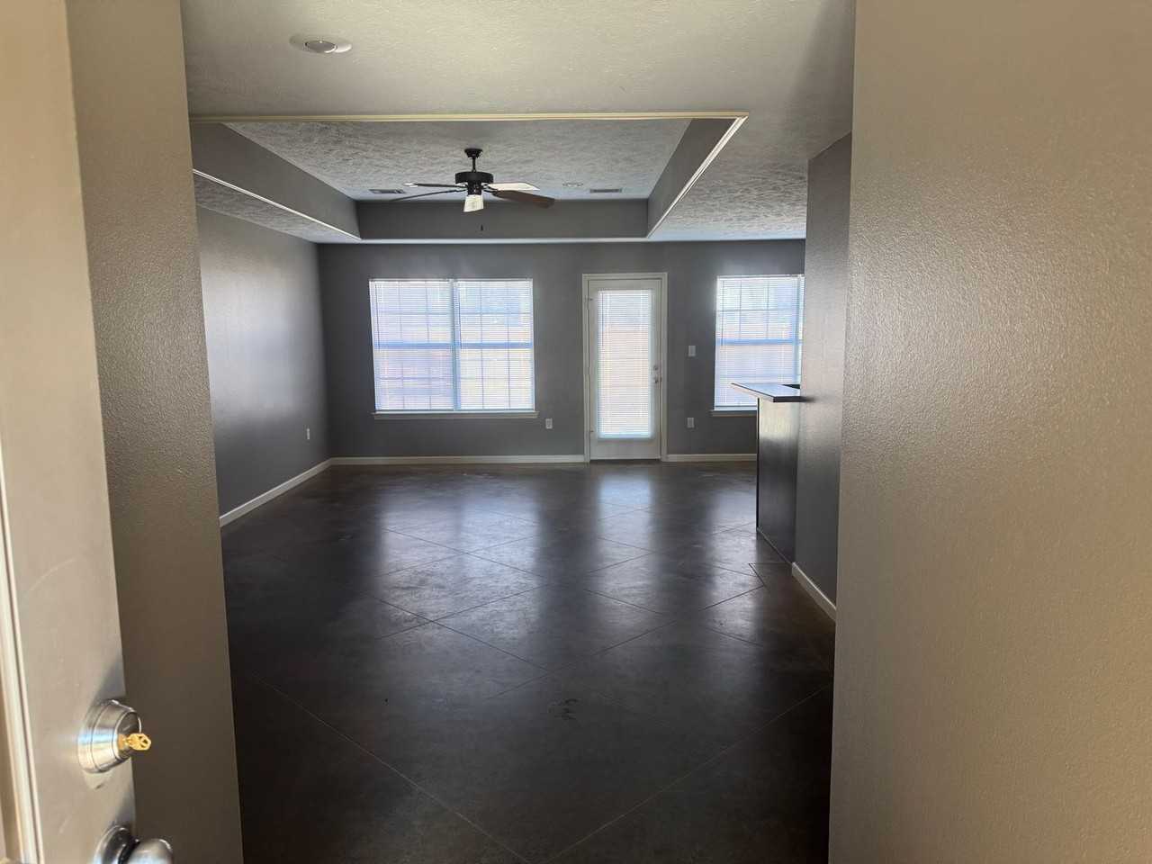 1015 Wineberry - Photo 2 of 14