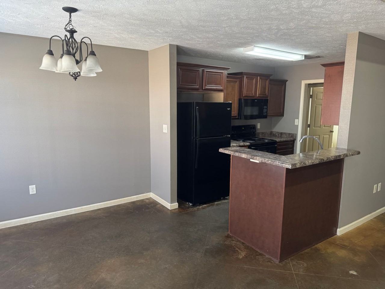 1015 Wineberry - Photo 4 of 14