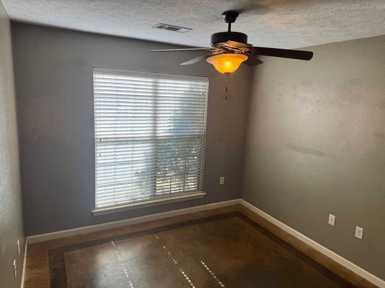 1015 Wineberry - Photo 5 of 14