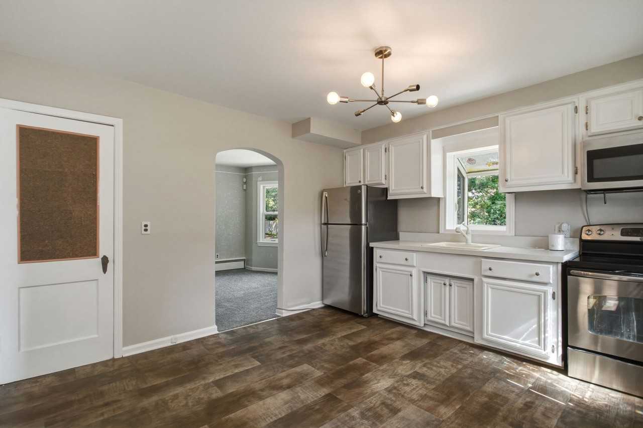 25433 Mcdonald St - Photo 2 of 46