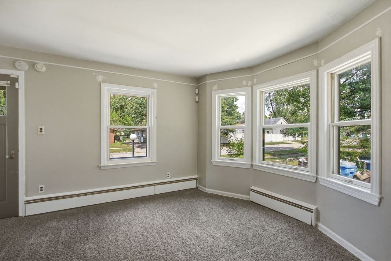 25433 Mcdonald St - Photo 6 of 46