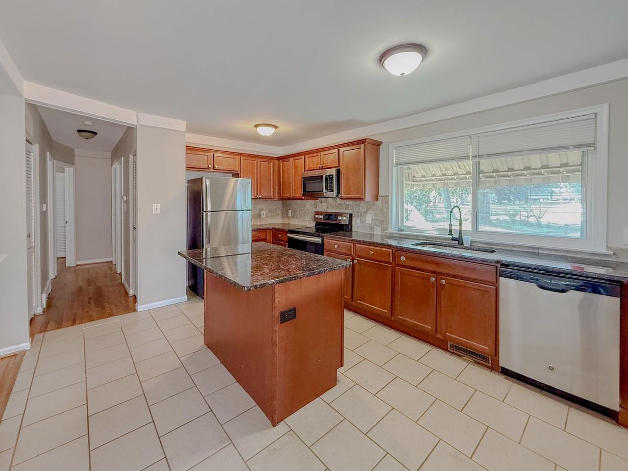34227 Florence St - Photo 3 of 25