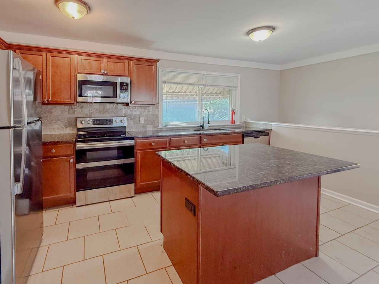 34227 Florence St - Photo 4 of 25