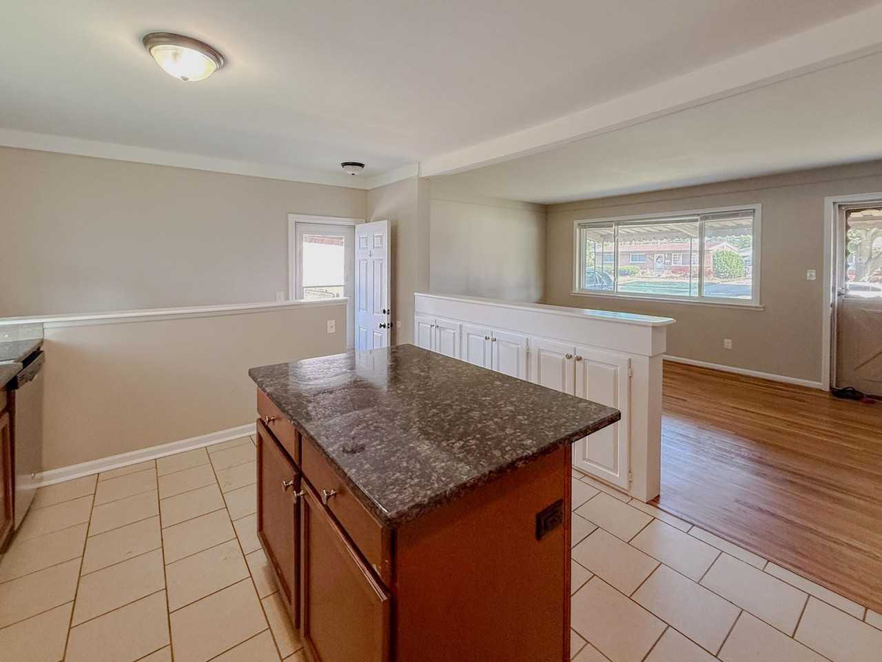 34227 Florence St - Photo 6 of 25