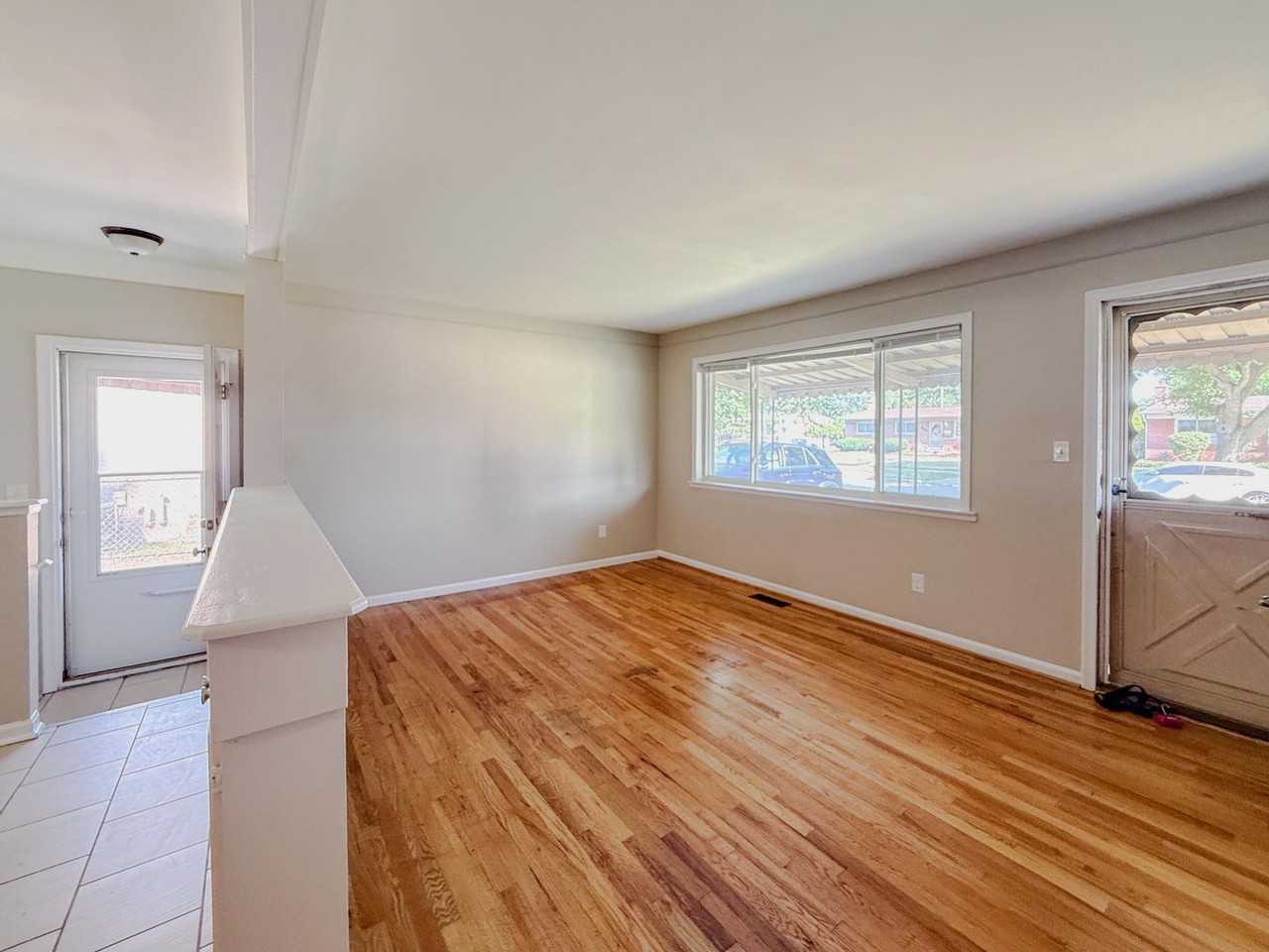 34227 Florence St - Photo 7 of 25