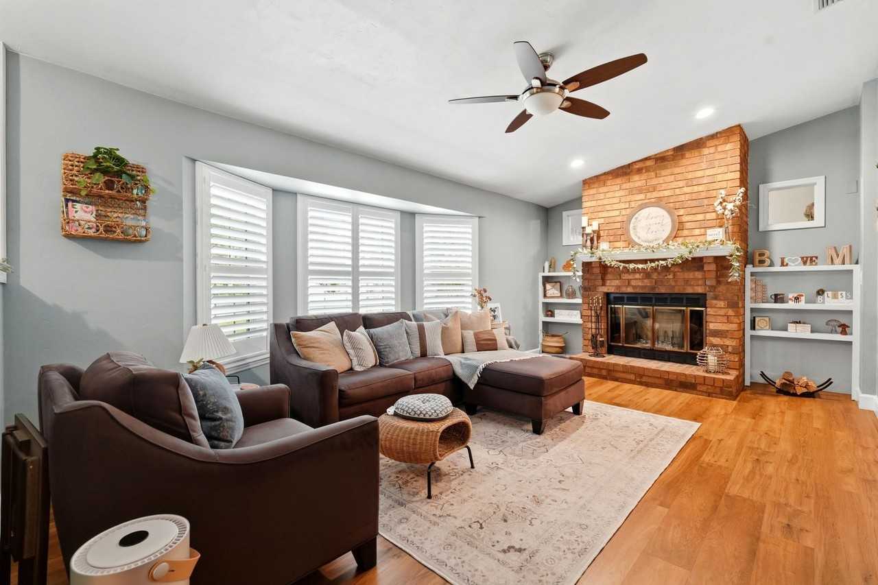 1619 Sw 75th Ter - Photo 4 of 39