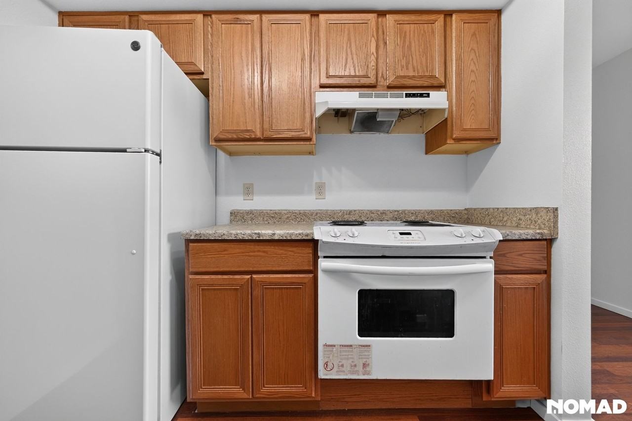 2311 S Kent Des Moines Rd - Photo 4 of 36