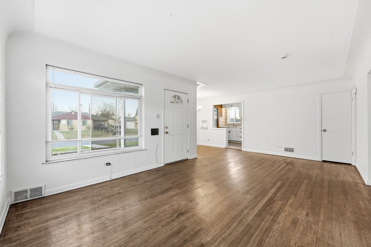 5320 E Thrill Pl - Photo 6 of 29