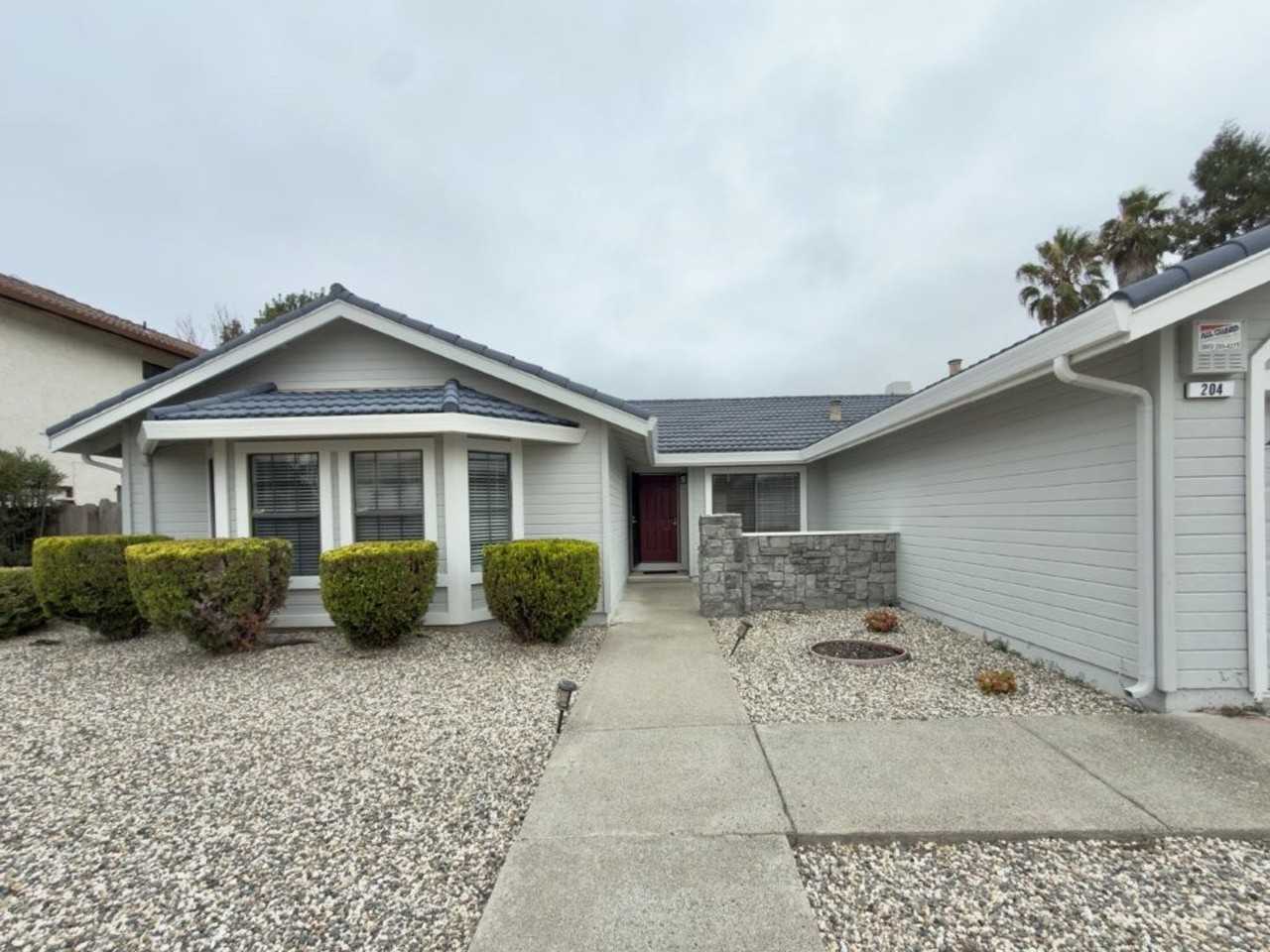 204 Ashby Pl - Photo 2 of 42