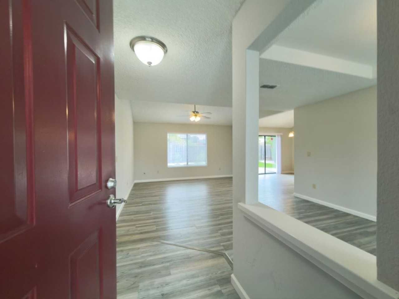 204 Ashby Pl - Photo 7 of 42